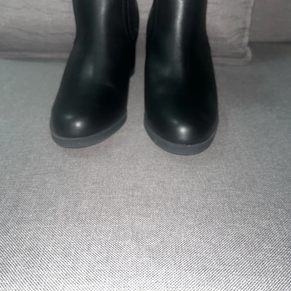 Blowfish Malibu Praline (Women's) Black Wedge Ankle Boots